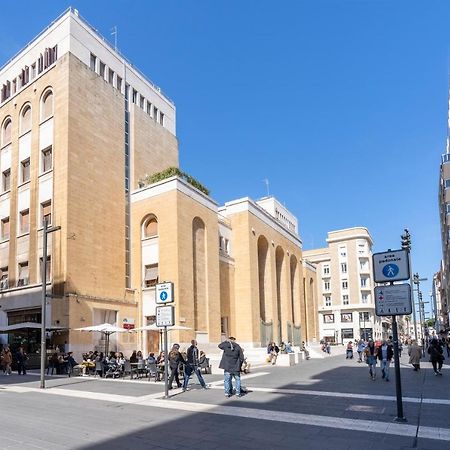 Twelve12 - Universita & Stazione Aparment Bari Bagian luar foto