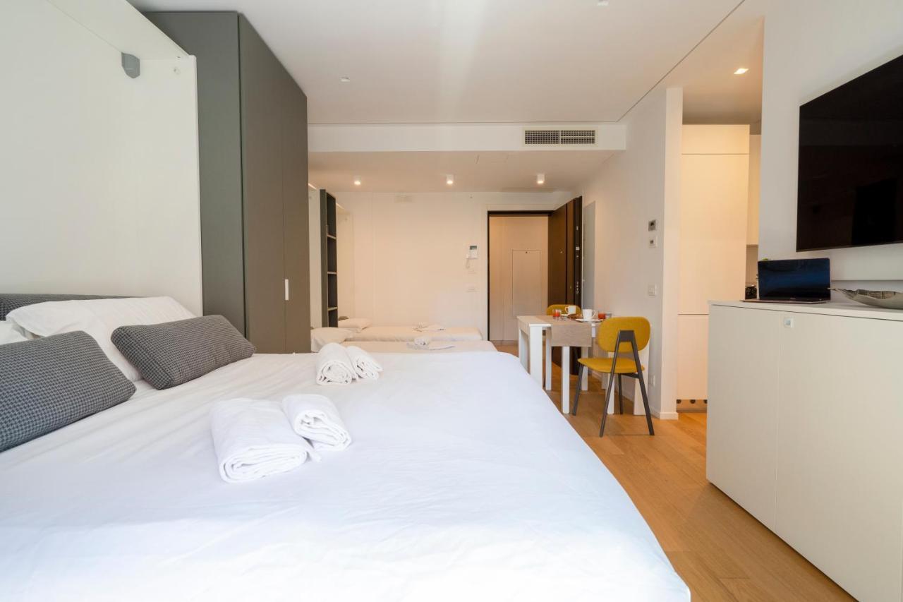 Twelve12 - Universita & Stazione Aparment Bari Bagian luar foto